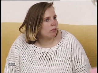 No depth limit for her pussy and ass: Giant cunt giant toys