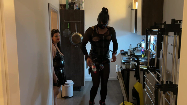 DOMINATRIX6: フェチロフトクリーンアップセッションとテレビ奴隷パート1-3