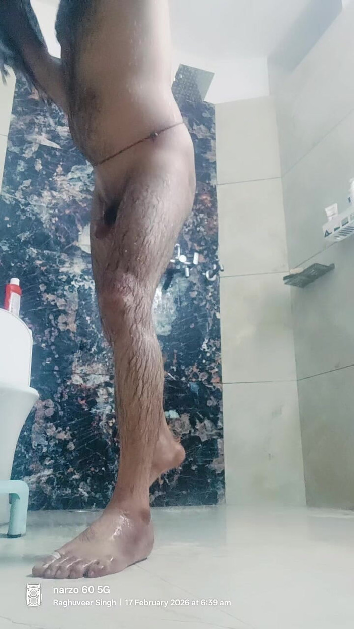 Rajasthani-old-lover: Người đàn ông ấn độ già đang tắm