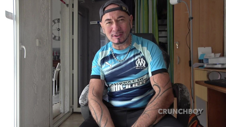 Bitch Girl Video: Onu sakinleştirmek için poposundan siktir