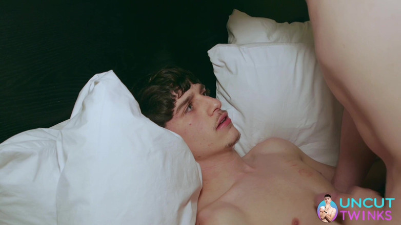 UncutTwinks: Rhys Ripley šuká Jay Magnus Nesestříhaný Twinks Monster Cock