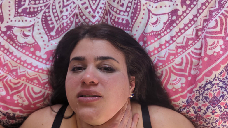 LuciaLatinaGomez: Cewek semok latina ditampar dan dientot habis-habisan sampai mengerang keenakan