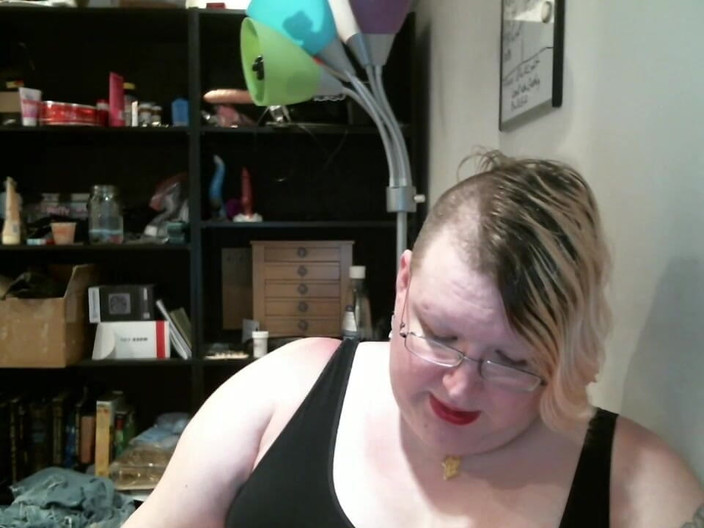 Roxxie rae page: Wyvernsvault Unboxing