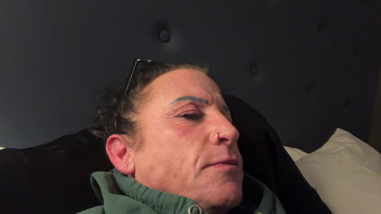 Kandylegsxxx: Kandys Bedtime Sneezing