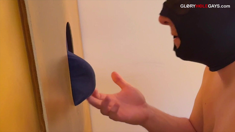 GLORYHOLEGAYS: Junger Typ, 25, Wagt Es Am Gloryhole - Sein Po Am Loch