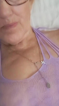 Zobacz wszystko z tego gorącego MILF