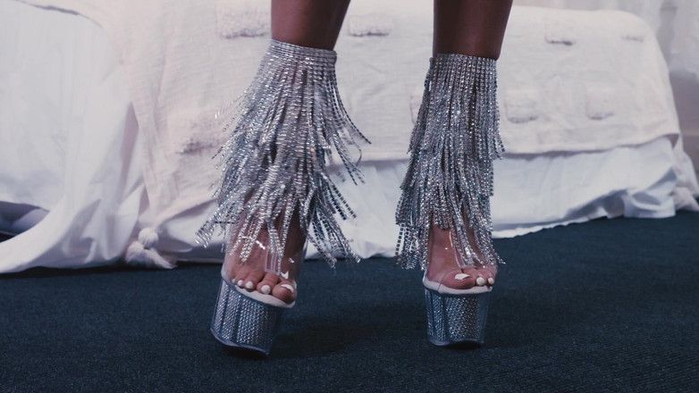 Women are art: Kaki minyak