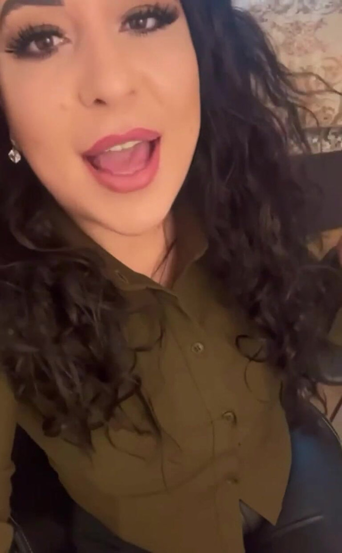 LadyAyse5: Caut pentru tine, sclavele mele