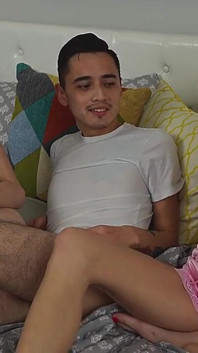 Sharing a Bed with His Two Horny, Sexy Stepsisters Turns Into a Threesome