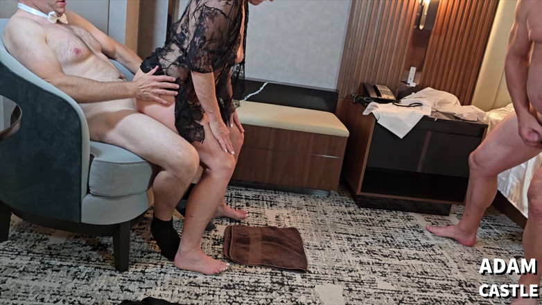 Adam Castle: Quente MILF Tag Junto Com Seu Marido E Médico