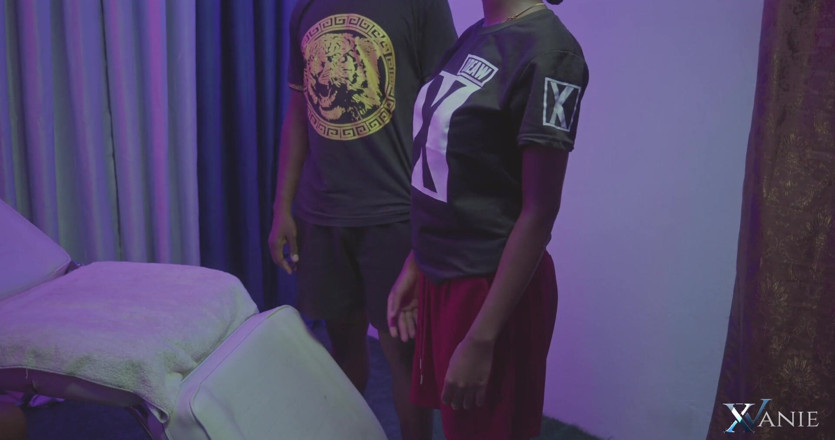 Mr.Freaky69Ja: J’ai dit à ma copine lesbienne de ne pas laisser sa...