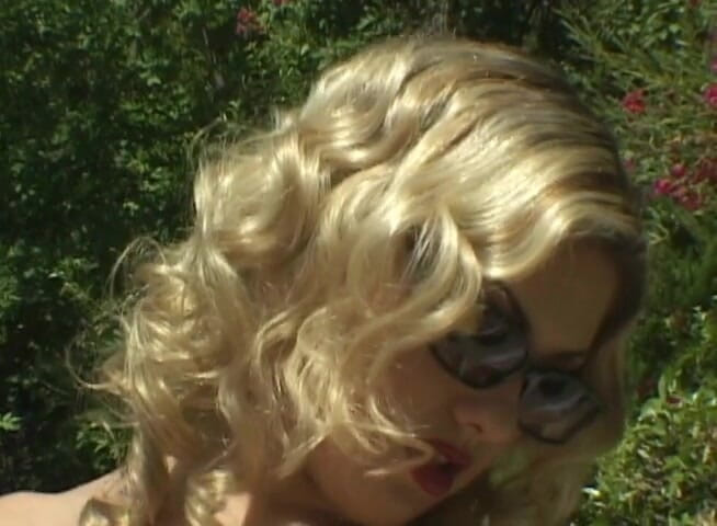 Cock Fest: Dirty blonde whore in blowbang