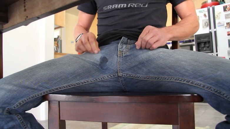 Lapetus: 청바지에 핸즈프리 사정