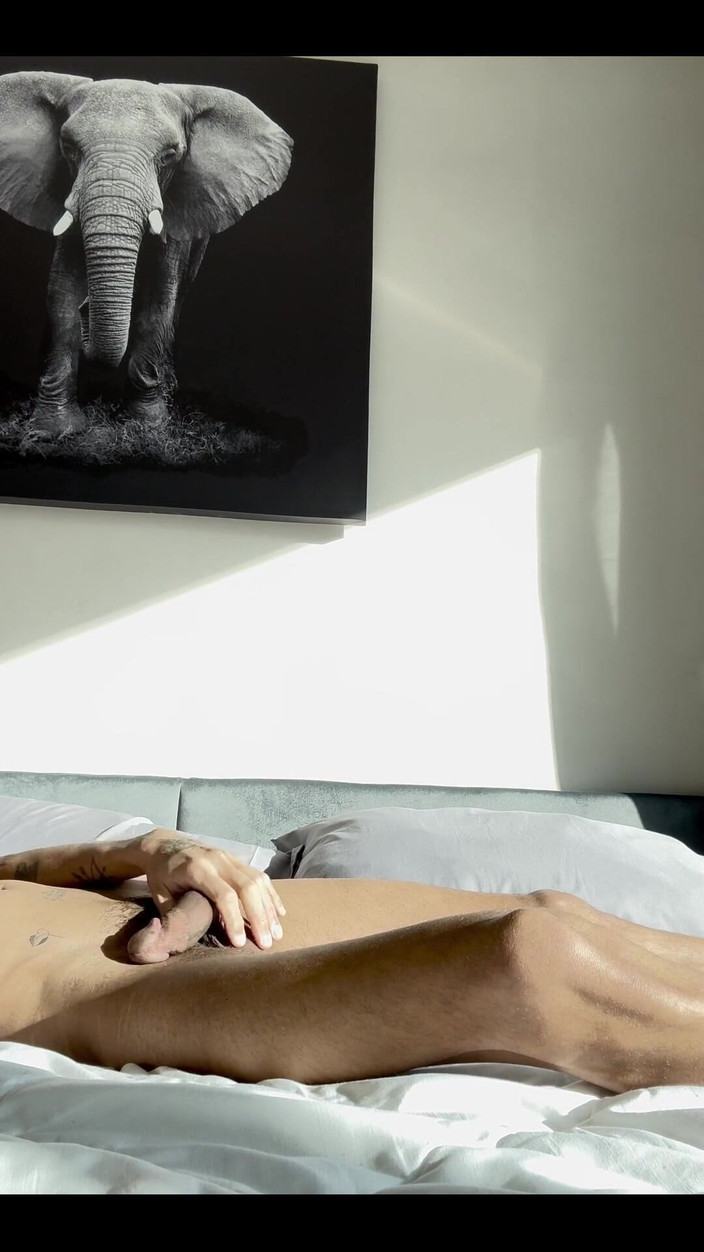 arabeputo: 일광욕을 하러 왔는데, 유럽에 여름이 왔습니다