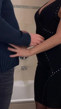 She Couldn’t Wait Until the Bedroom - Projectfundiary