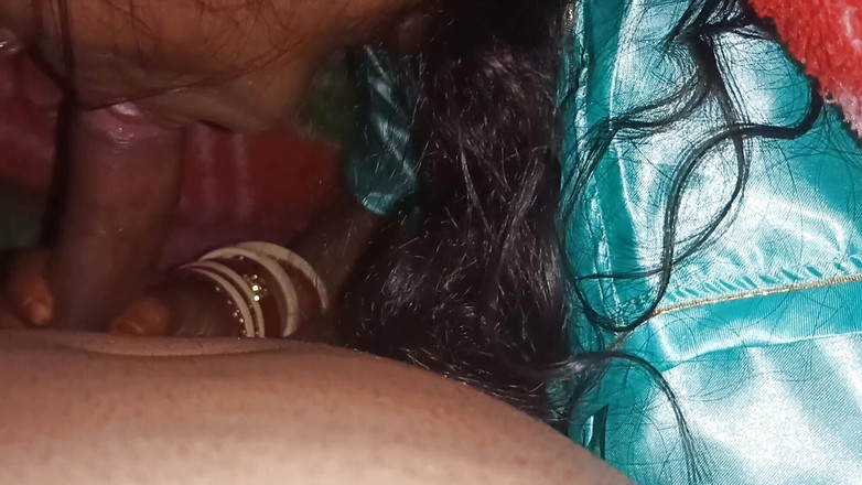 Poochu: Kocası yeni evli poochu karısı tarafından göt yalatıyor ve sert...