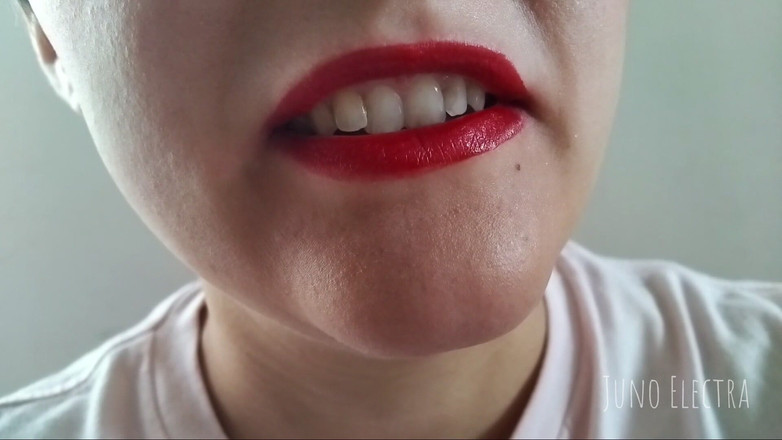 The Antichristrix: Bibir merah raksasa haus kontolmu - pov