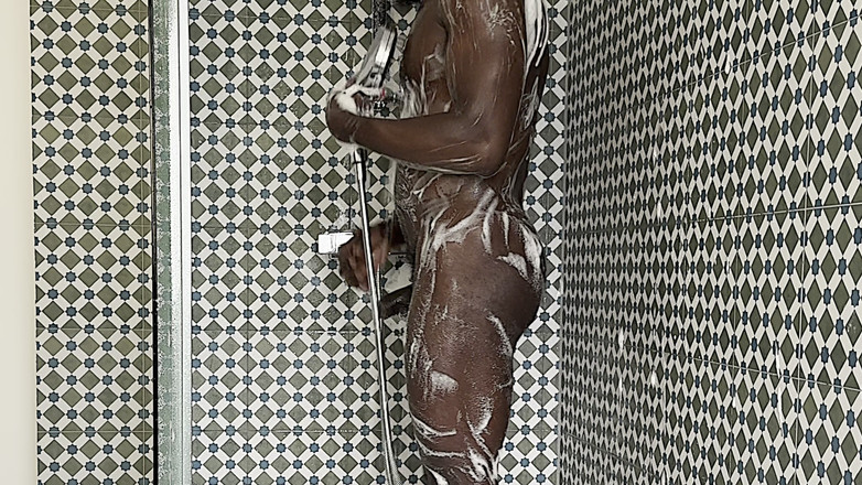 MrMagicDevil: Perché non iniziare il 2026 a fare la doccia con me?