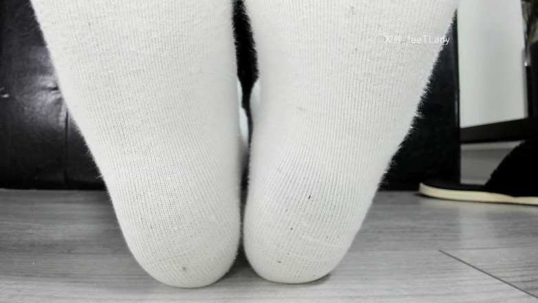 Feet lady: Smell Socks