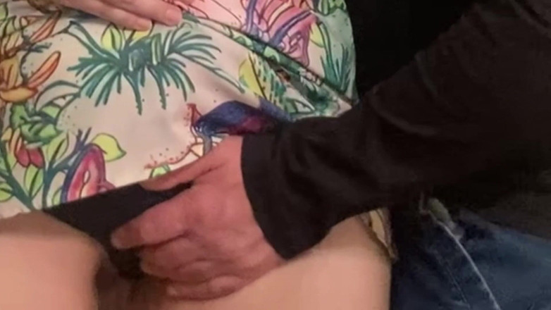 PriyaNaavya: Omg! Dotykanie ładnej cipki i majtek w metrze