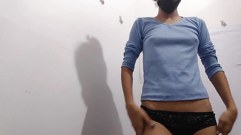 desigirl93: Byflickan känner sig kåt när hon söker efter stor kuk
