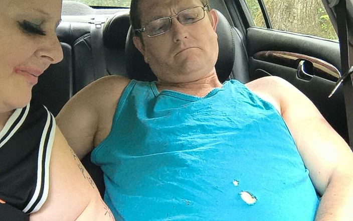 HerculesnVENUS: Smygandes iväg i skogen Hon runkar hans kuk kommer de...