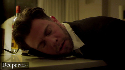 Deeper: Głębiej - wytatuowana dziewczyna zostaje zniszczona przez byłego męża