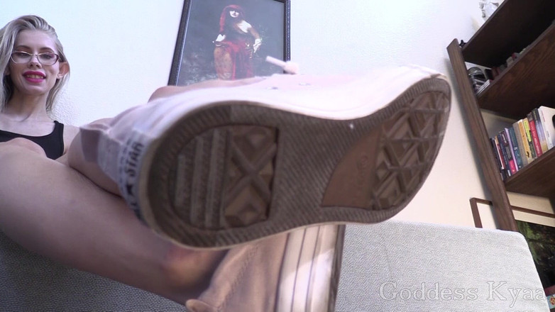 Kyaa Chimera: Pink Chucks Tease