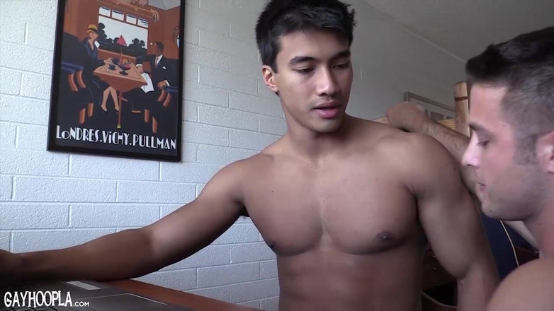 Gay Hoopla: Ken Ott wird im Team gefickt!