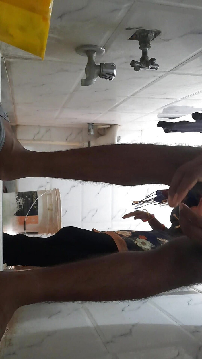 Kavitamaam: Hd domaltmalı banyoda seks videosu, Hintli kız arkadaş ve erkek...