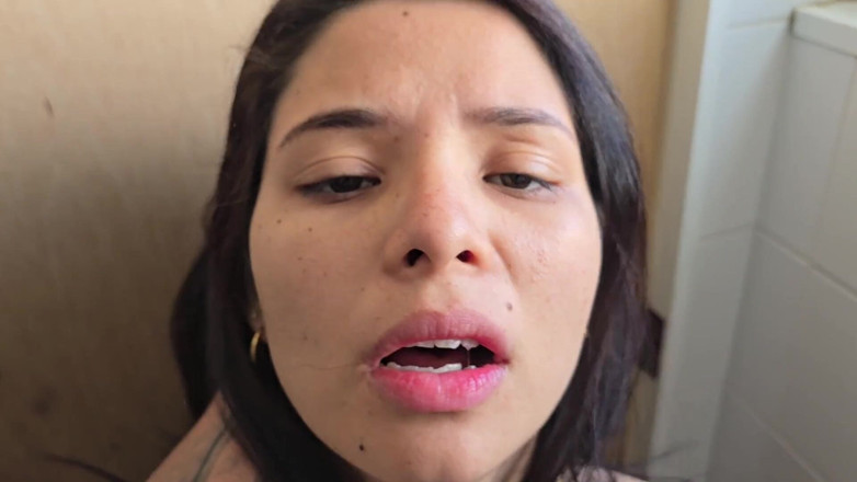 Labestiaylabella: Cheating Girlfriend Fucks Stranger in The Bathroom!