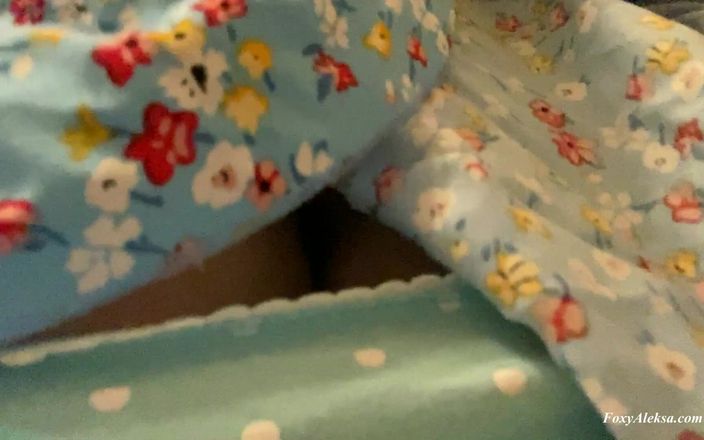 Foxy Aleksa: Under Panties Petite Girl. Public Sex in the Subway. Hot...