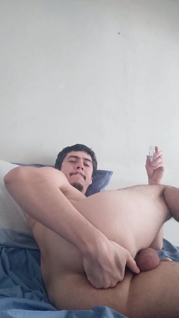 Tabasco Jake: Pria tampan lagi asik fingering lubang pantatnya yang aduhai