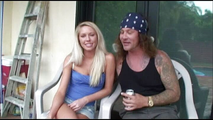 Cryptostudios: सुनहरे बालों वाली मस्त कमसिन की उसके दो तंग छेदों में चुदाई