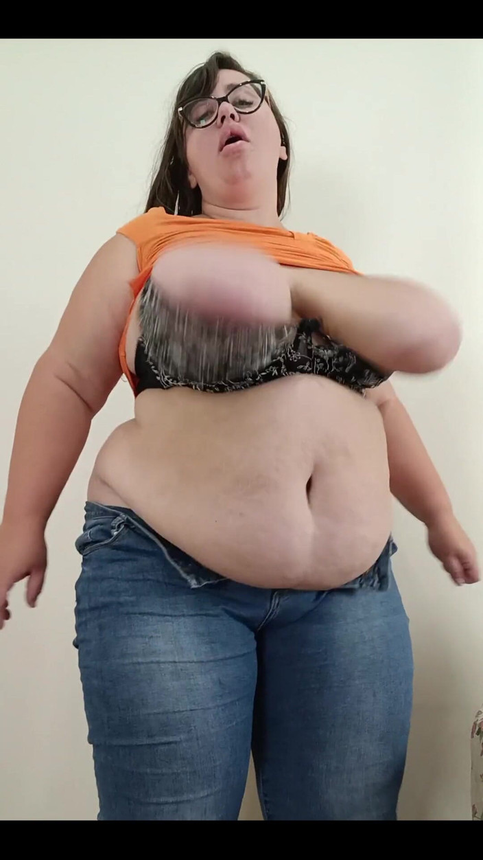 Nina Doll: Memantulkan Tubuh Besar