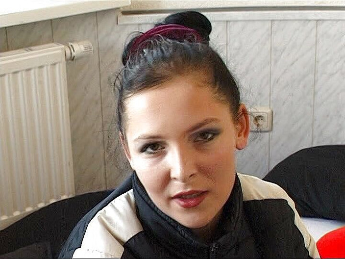 German Classic Porn videos: Mandy do leste da Alemanha precisa de dinheiro