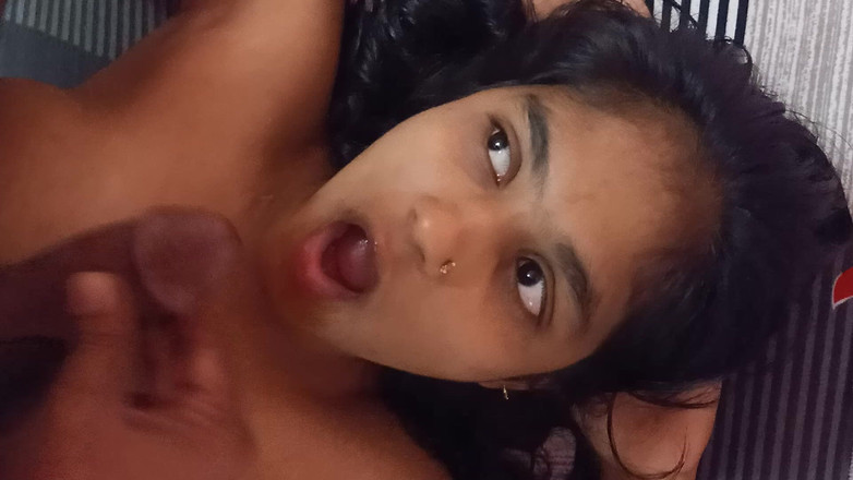 Couplemastiii: Ze vindt het leuk dat mijn grote pik zuigt en...