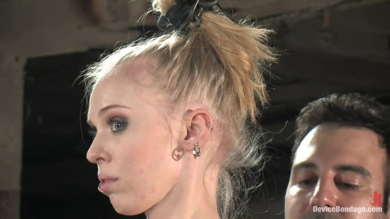 Device Bondage by Kink: Jade marxxx live, parte 2