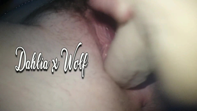 Dahlia Wolf: Big clit pussy stretching