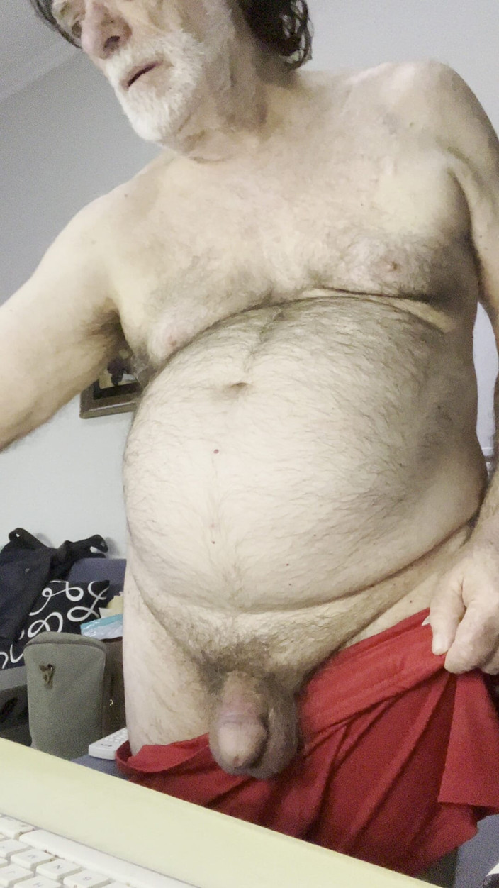 Coach Karl dude lodge: 2025-12-08 चमकती जिम शॉर्ट्स