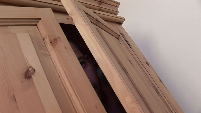 Babe Stars: Slim bodied babe lies on the couch and let the...