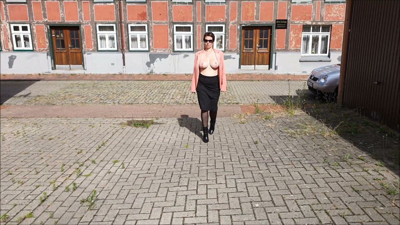 UserBitch1: Naked in Suspenders Outdooe