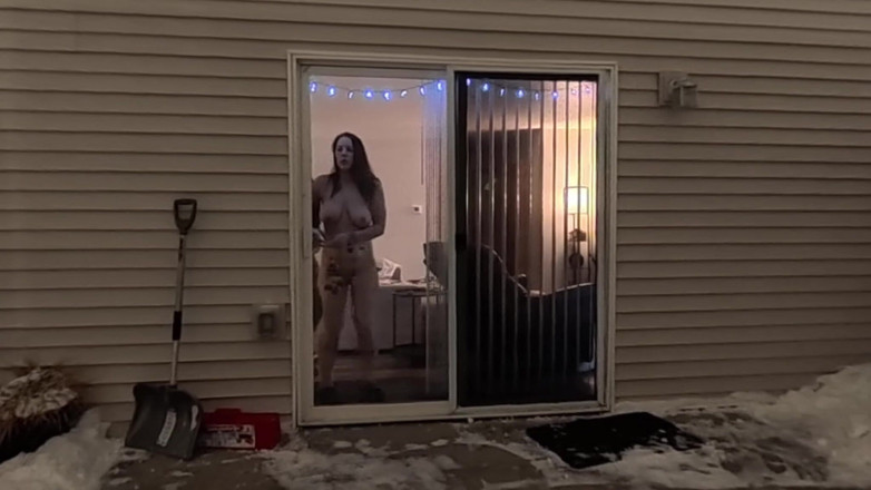 Mya Lane: Красуется Для Соседей И Жены, Трахнутой На Диване