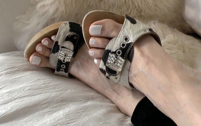 Lady Victoria Valente: Watch My White Toenails Toes