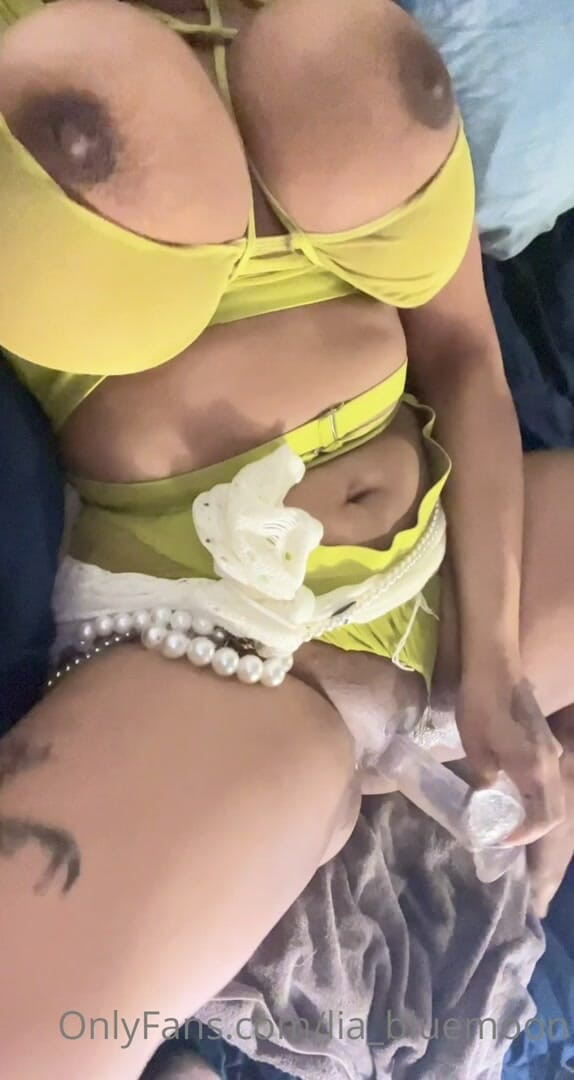 Sexyhot: Ich soll auspacken, aber ich wurde geil zum ersten mal,...