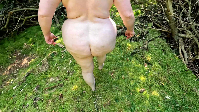 Bouncy Tits Action: 보지를 채찍질하고 싶은 알몸