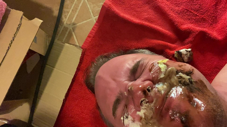 SluttyShanna: Сидение на лице, еда, моча на лицо блондинкой