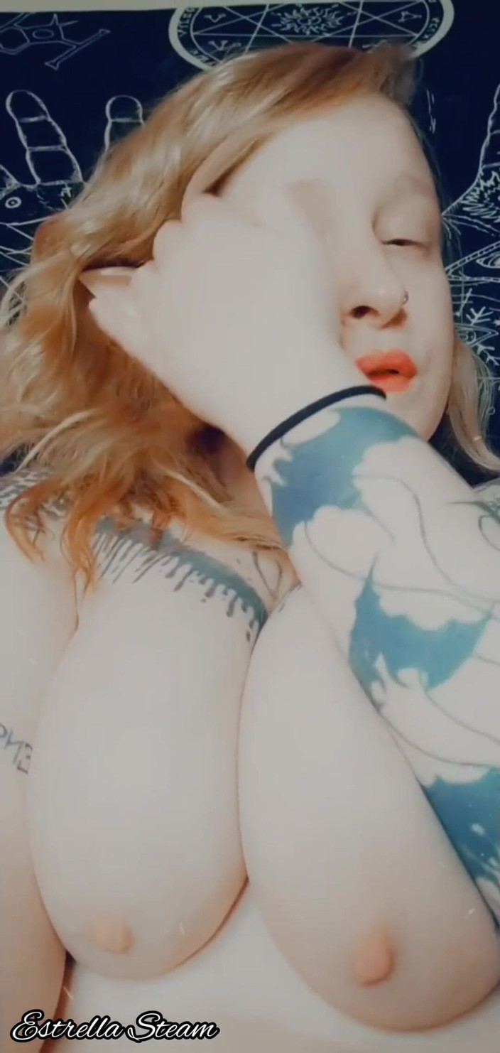 Estrella Steam: Elfa lagi asik mainin toketnya