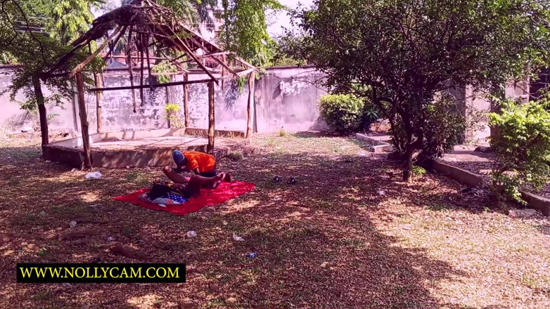 NOLLYCAM AFRICA: Jururawat peribadi saya sedang memeriksa saya apabila dia basah