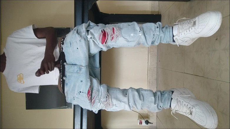 Gay black steel Africa: Preto com Pau Enorme em Streetwear Jerk and Cum (4)